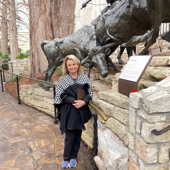 Meet your Posher, Susan - Picture 1 of 1